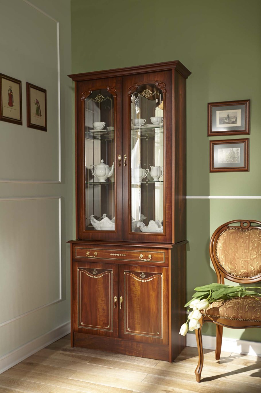 Витрина 521 Dana пекан