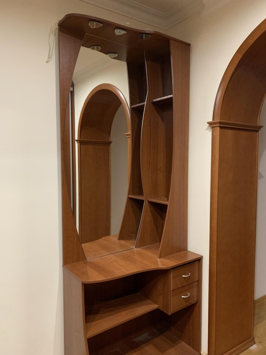 Трюмо в прихожую