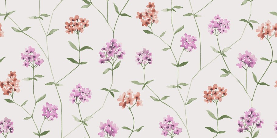 Мелкие цветы на стене