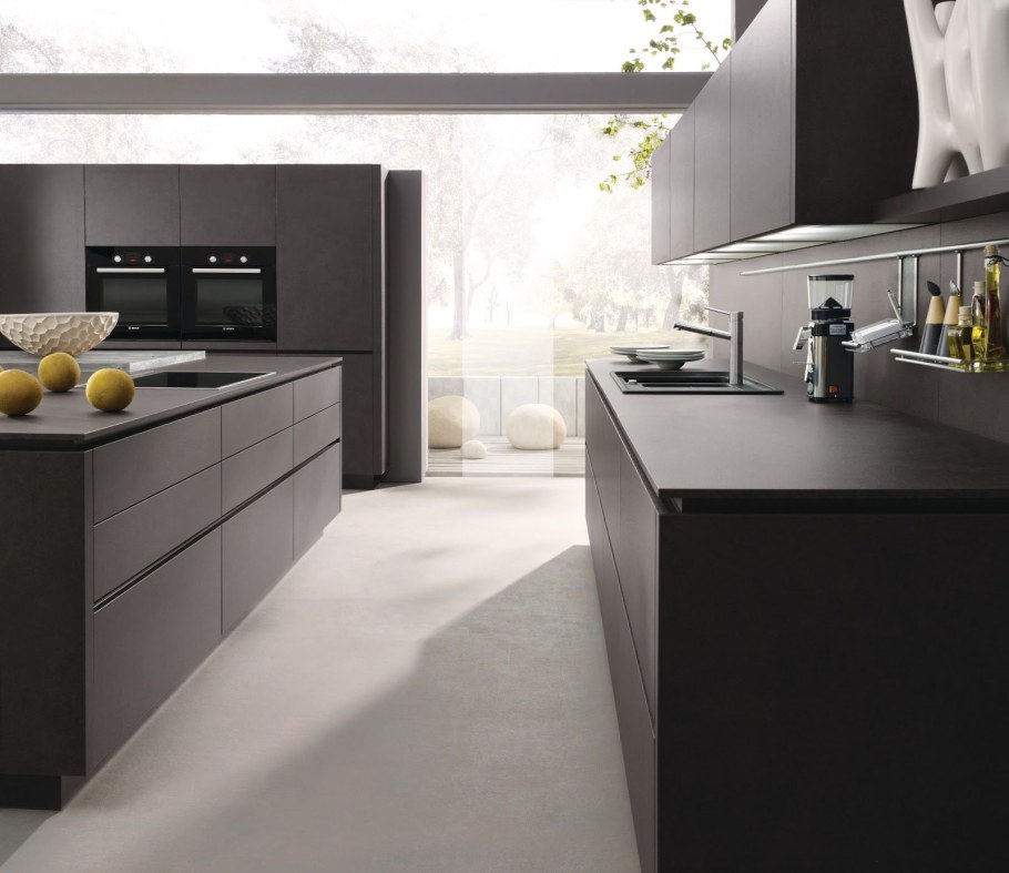 Кухня цвета антрацит