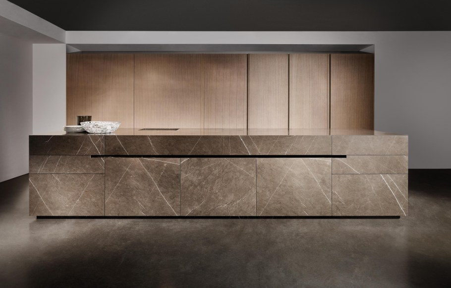 Кухни Eggersmann каменные фасады