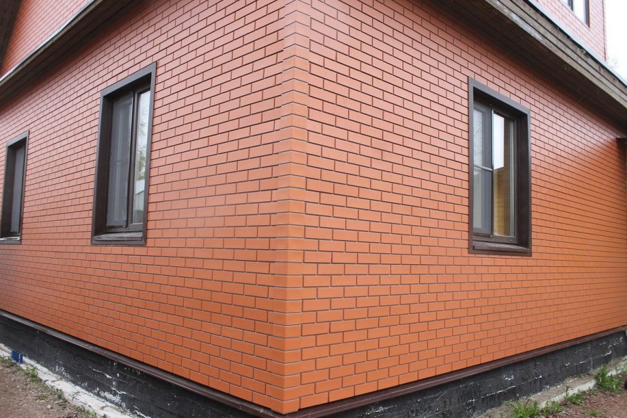 Фасадная панель Файнбир под красный кирпич дом