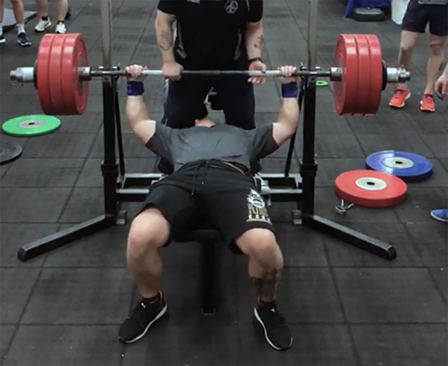 Тренажёр бабочка упражнения для грудных мышц