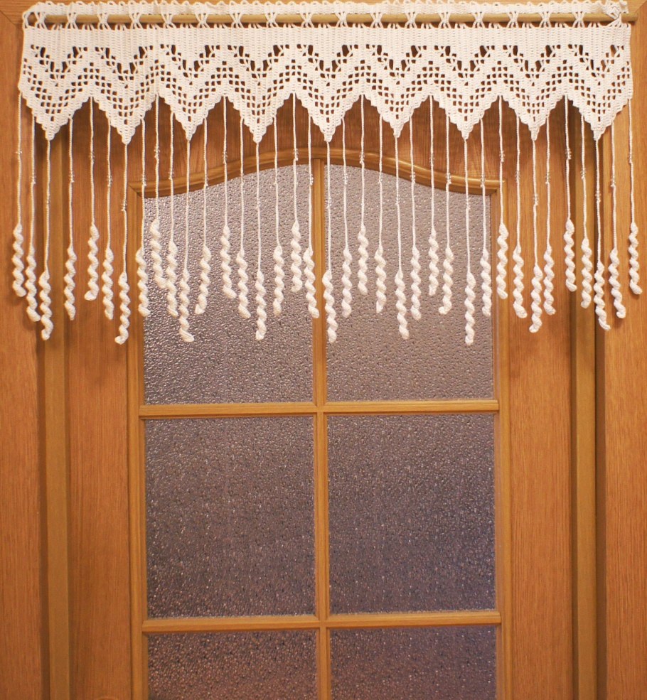 Вязаные шторы