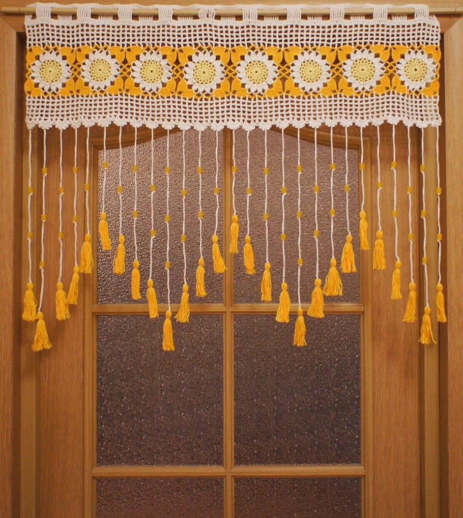Вязаные шторы