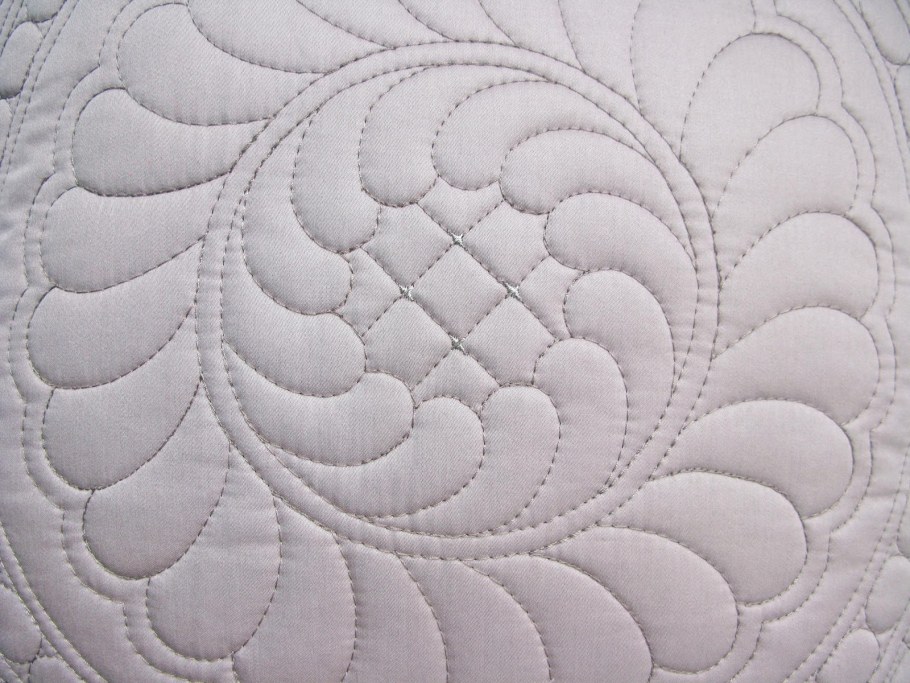 Подушки со стежкой