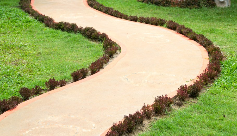 Тропинки на участке