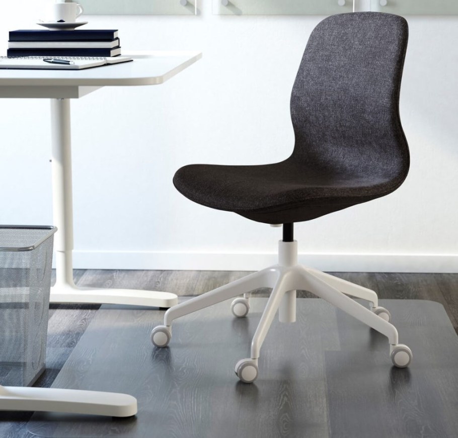 Когда пришёл на работу где есть крутящийся стул