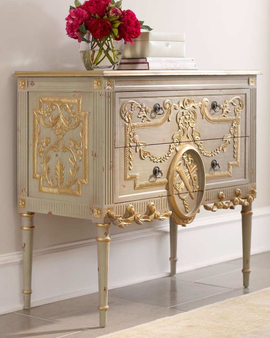 Реставрация старой тумбы в стиле рококо