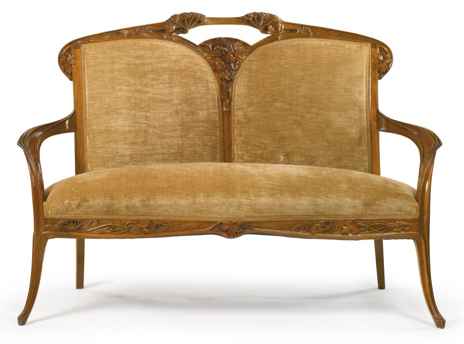 Старинный диван Модерн