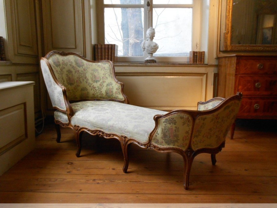 Оттоманка 18 века стиля рококо