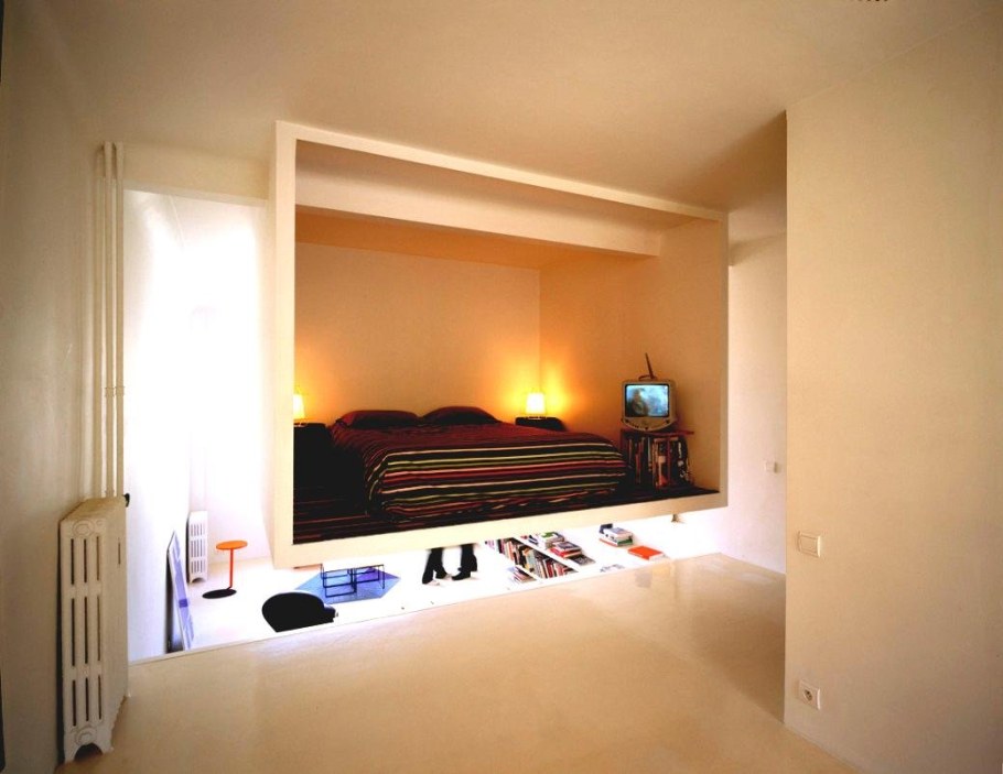 Кровать в нише