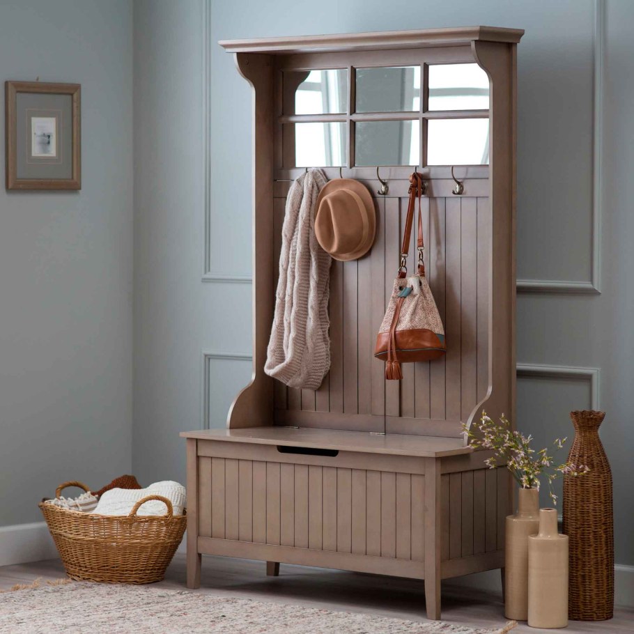 Прихожая из дерева