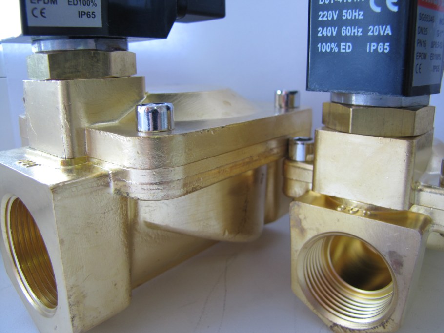 Электромагнитный соленоидный клапан