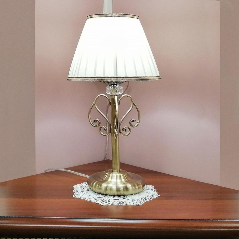 Настольная лампа Maytoni Vintage arm420-22-r