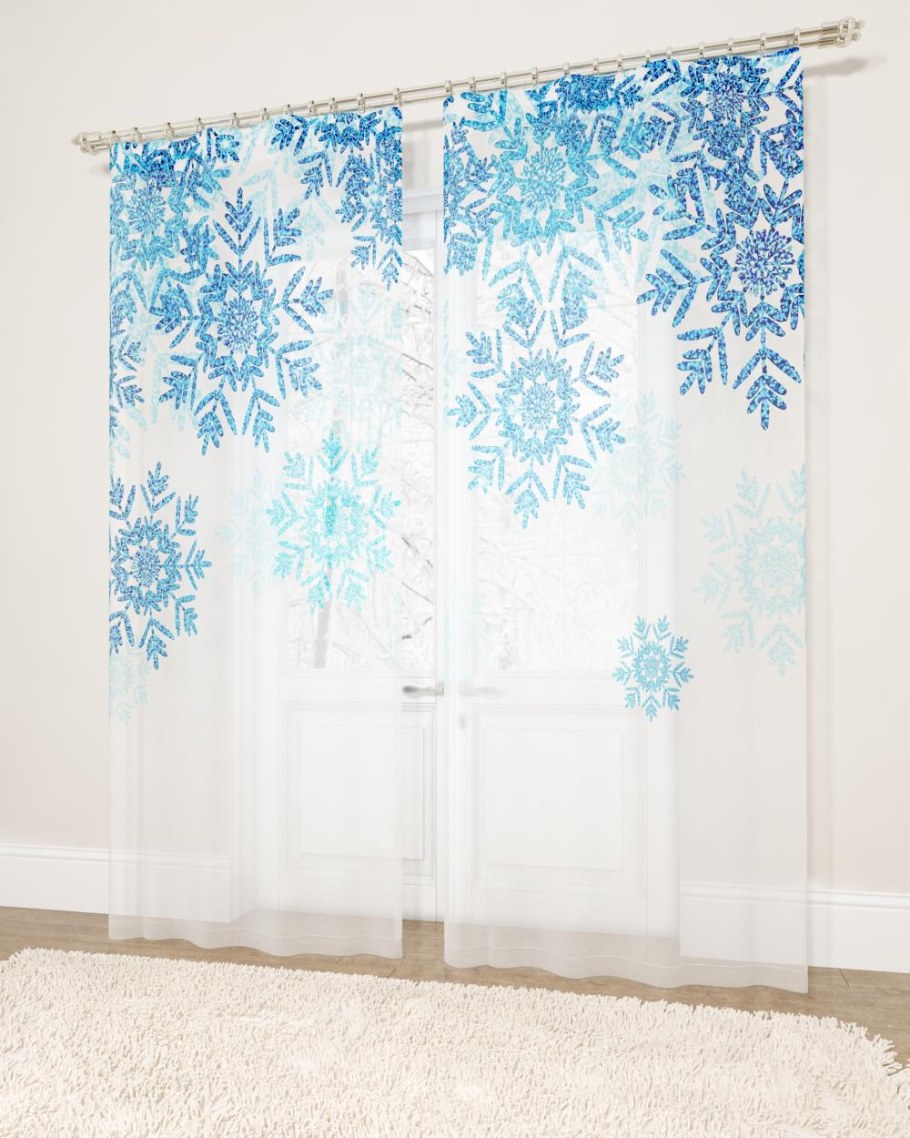 Тюль со снежинками