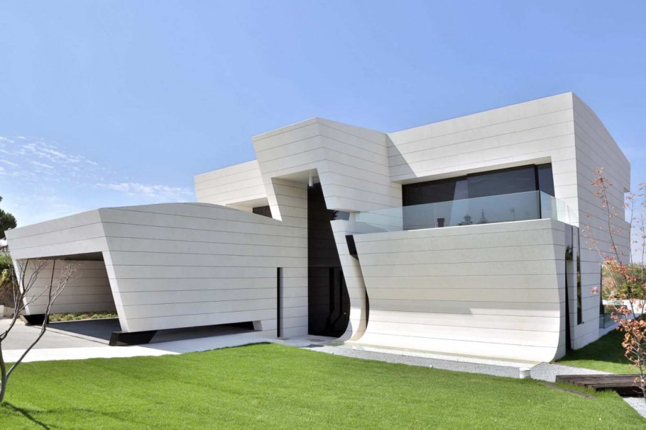 Дом в футуристическом стиле