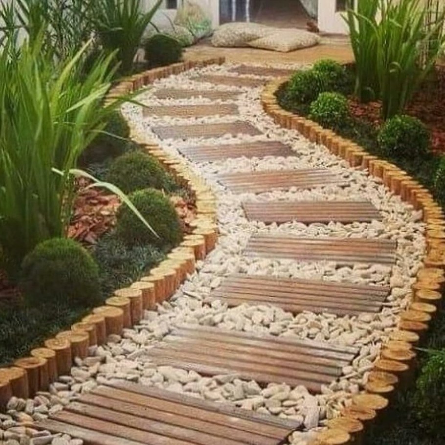 Декоративная дорожка на даче