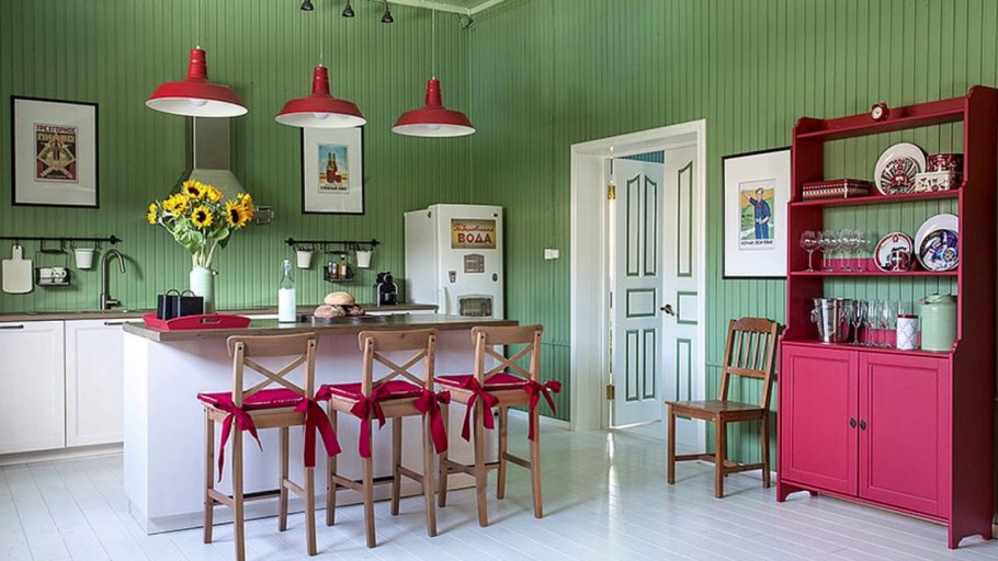 Цветные кухни
