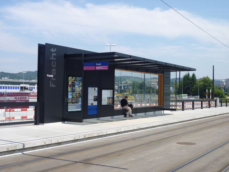 Остановка из дерева