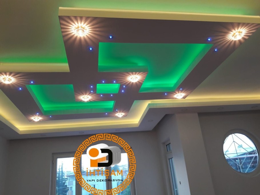 Фигурные потолки из гипсокартона с подсветкой
