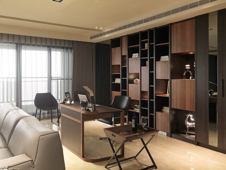 Дизайнерский шкаф в офис
