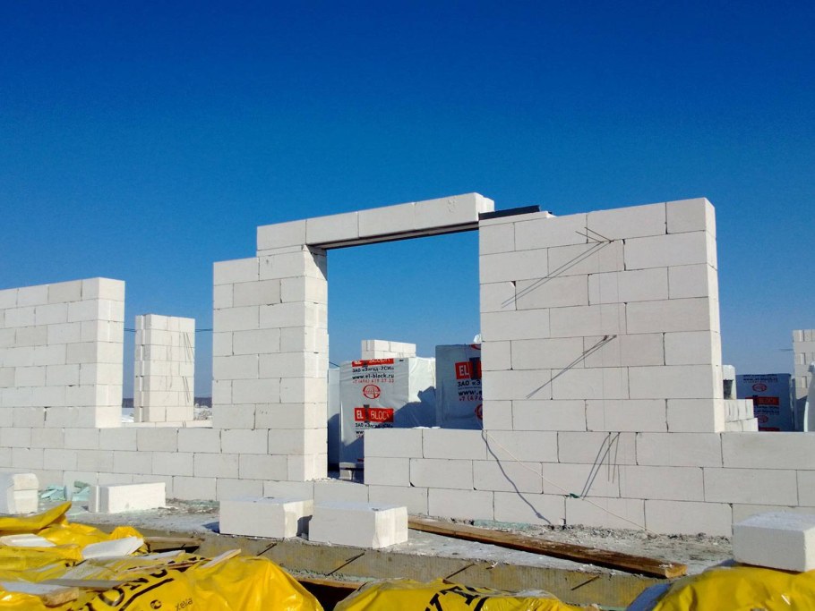 Блок стеновой газобетонный