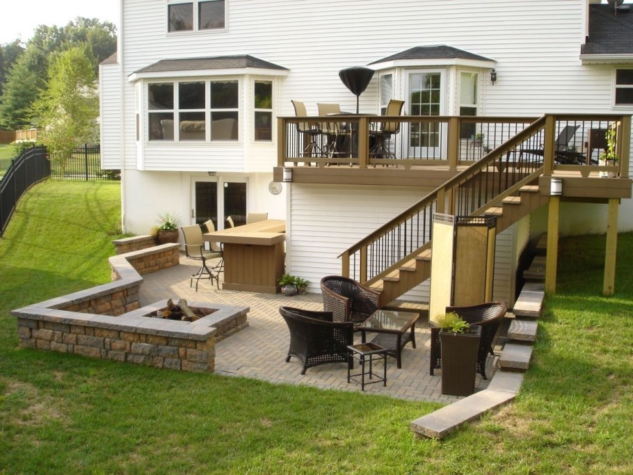 Терраса на высоком цоколе