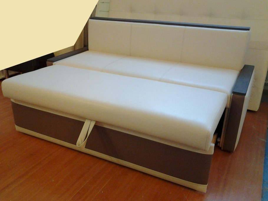 Небольшой раскладной диван на кухню со спальным местом