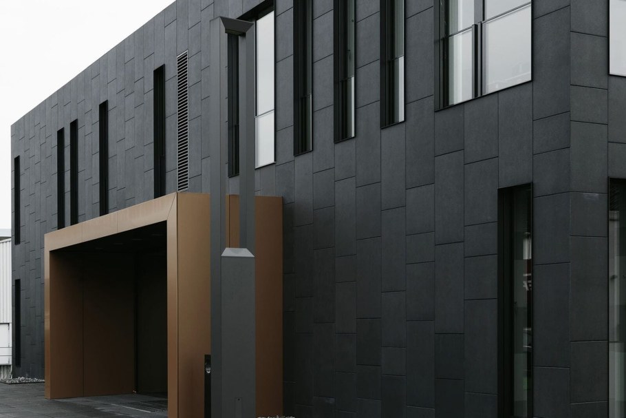 Навесной фасад из композитных панелей