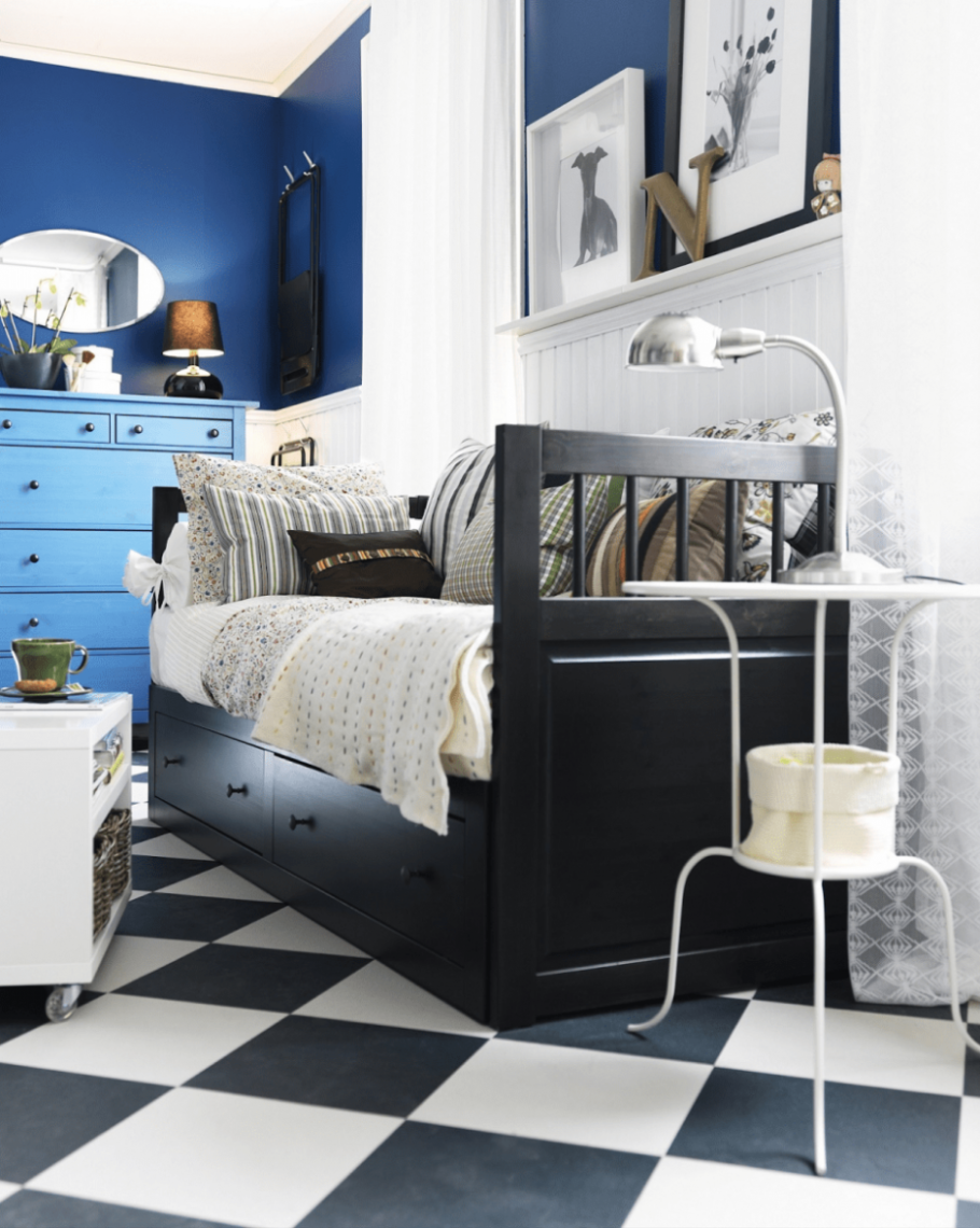 Икеа кровать ХЕМНЭС черная в интерьере