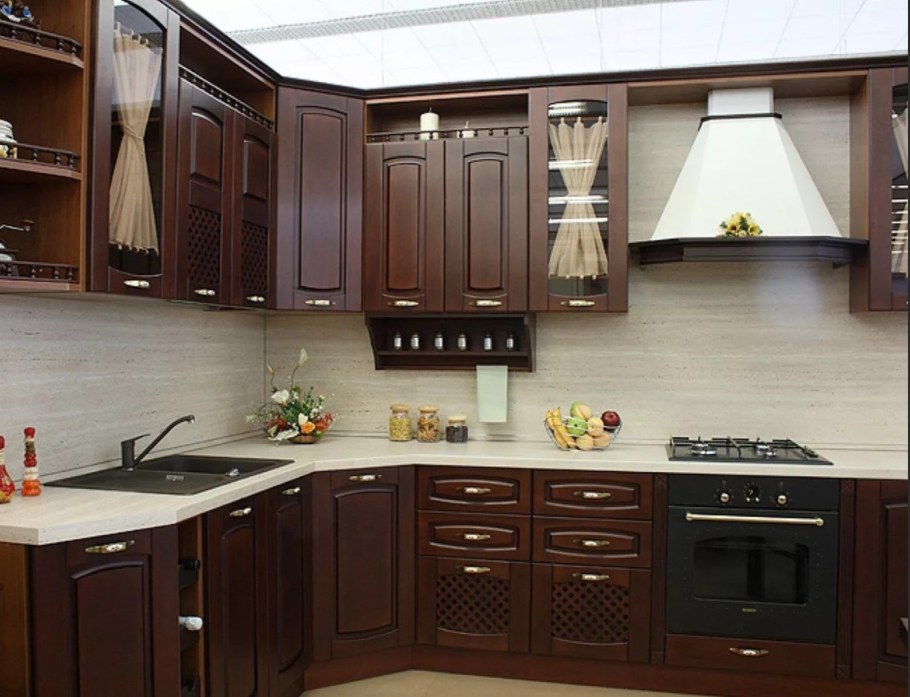 Кухня классика коричневая