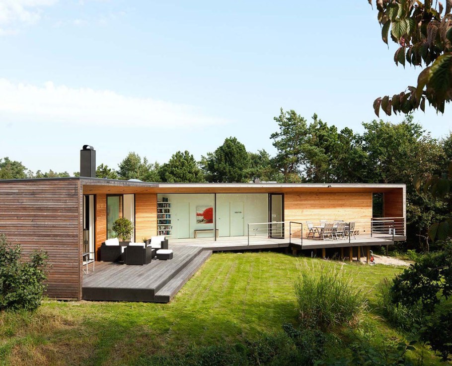 Угловой дом с плоской крышей