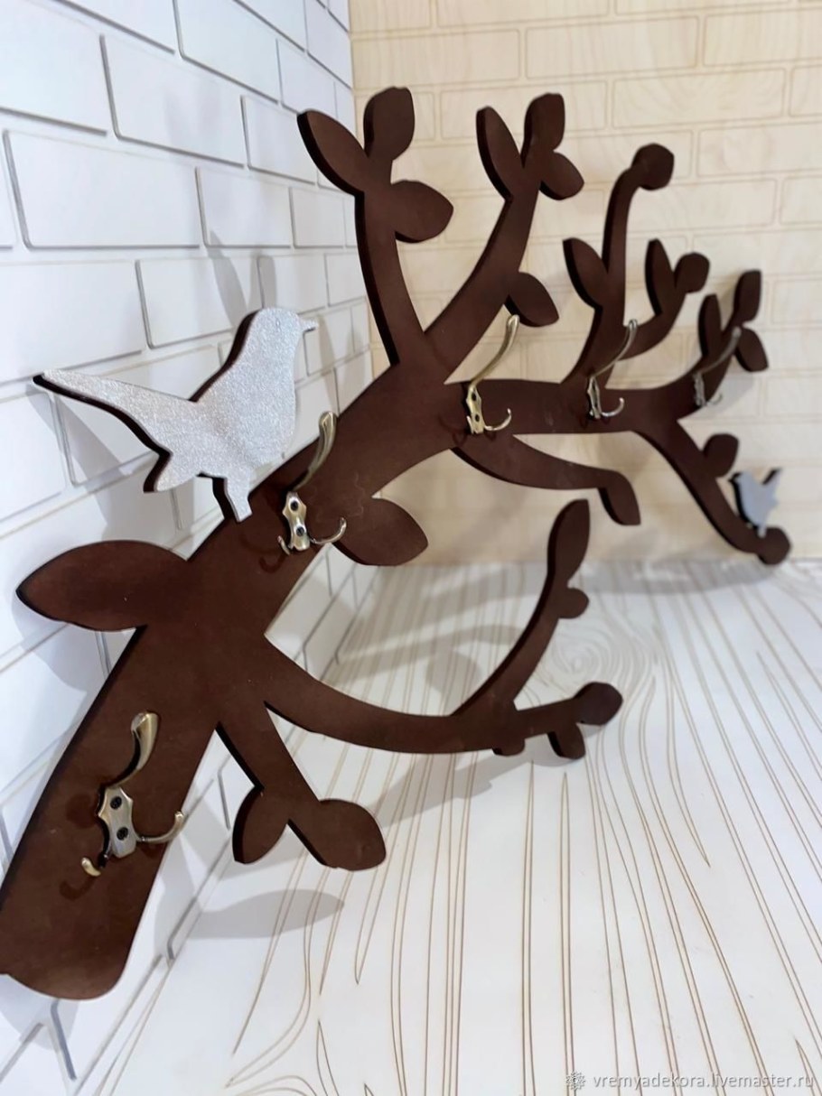 Вешалка дерево