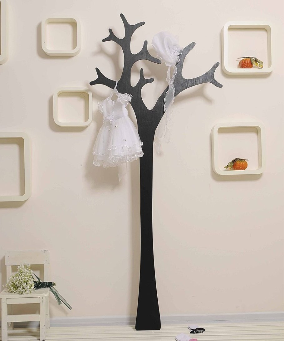 Вешалка в прихожую дерево