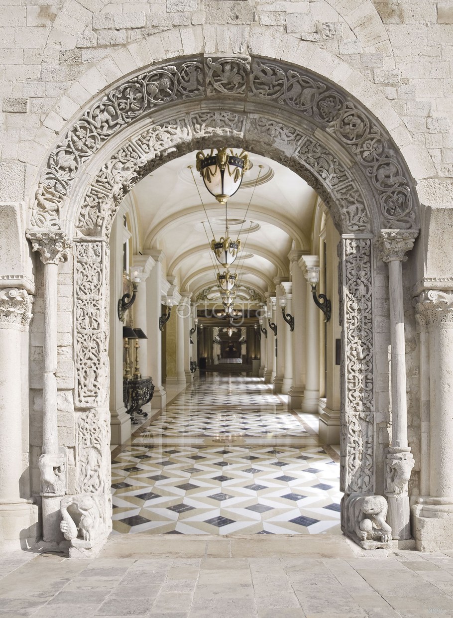 Арка с колоннами