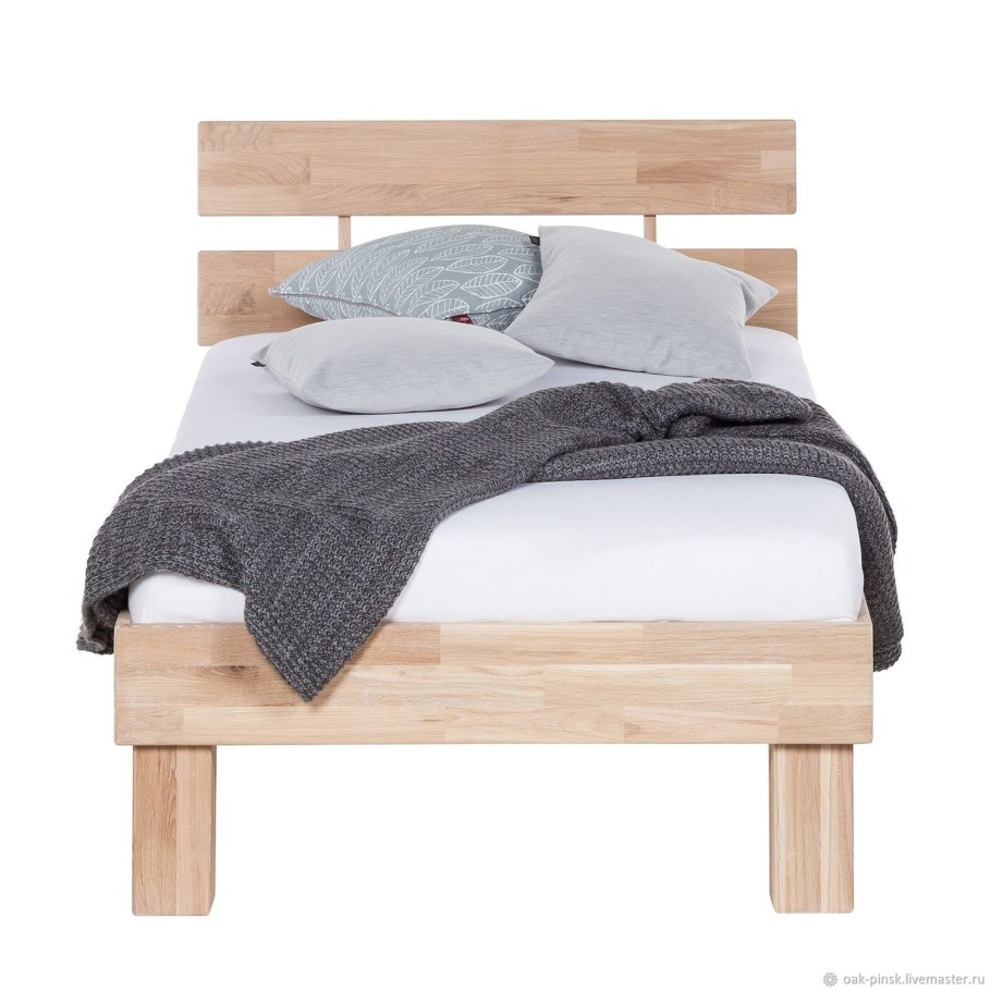 Кровать Джудит из массива дуба