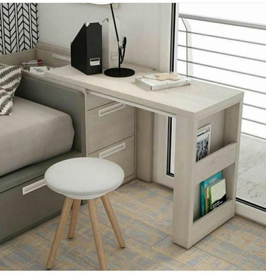 Рабочий стол для малогабариток