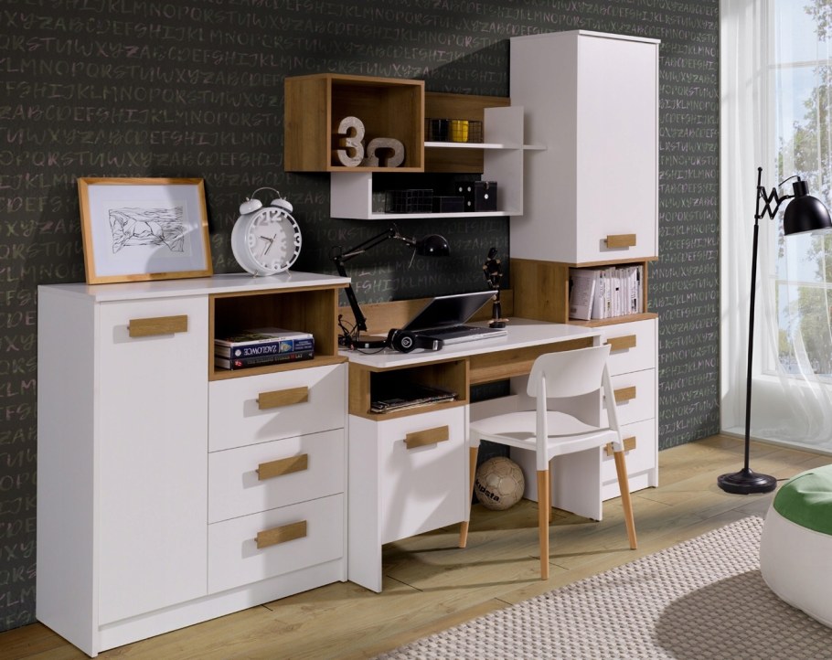 Шкафчики над письменным столом