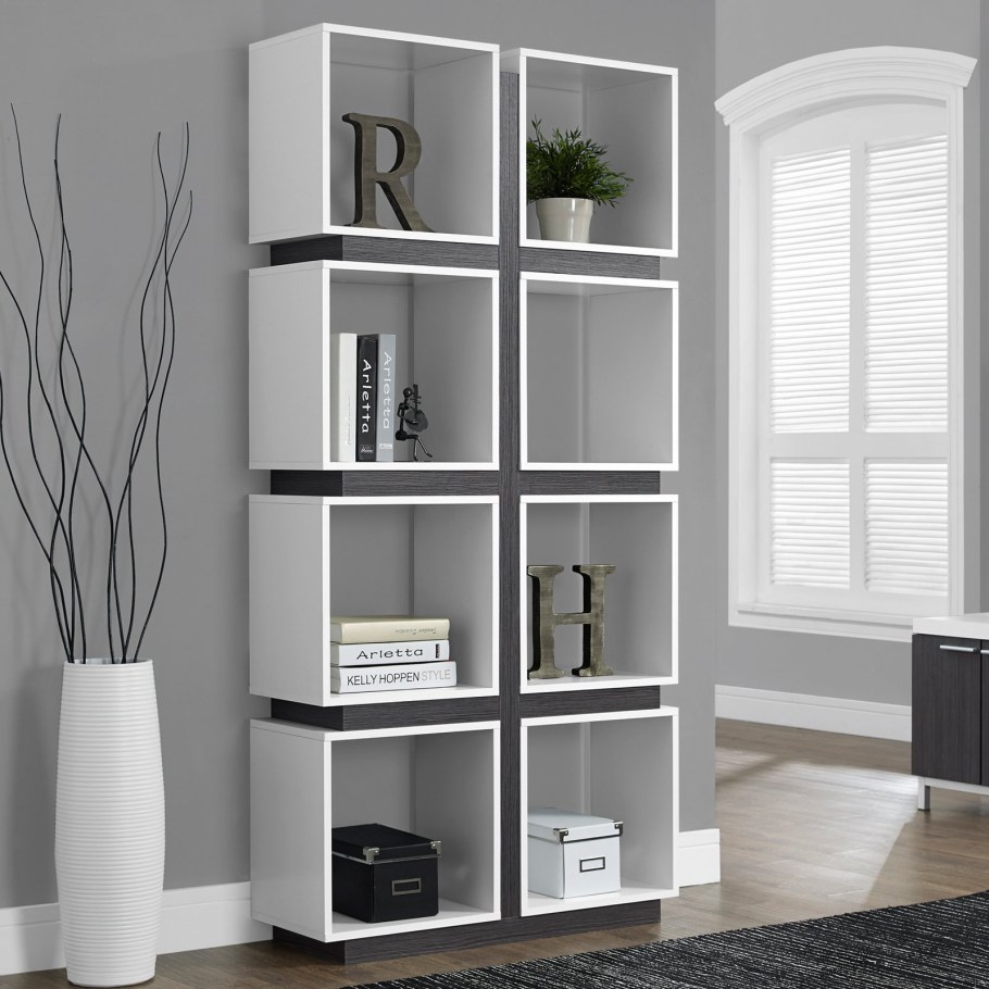 Стеллаж в гостиную