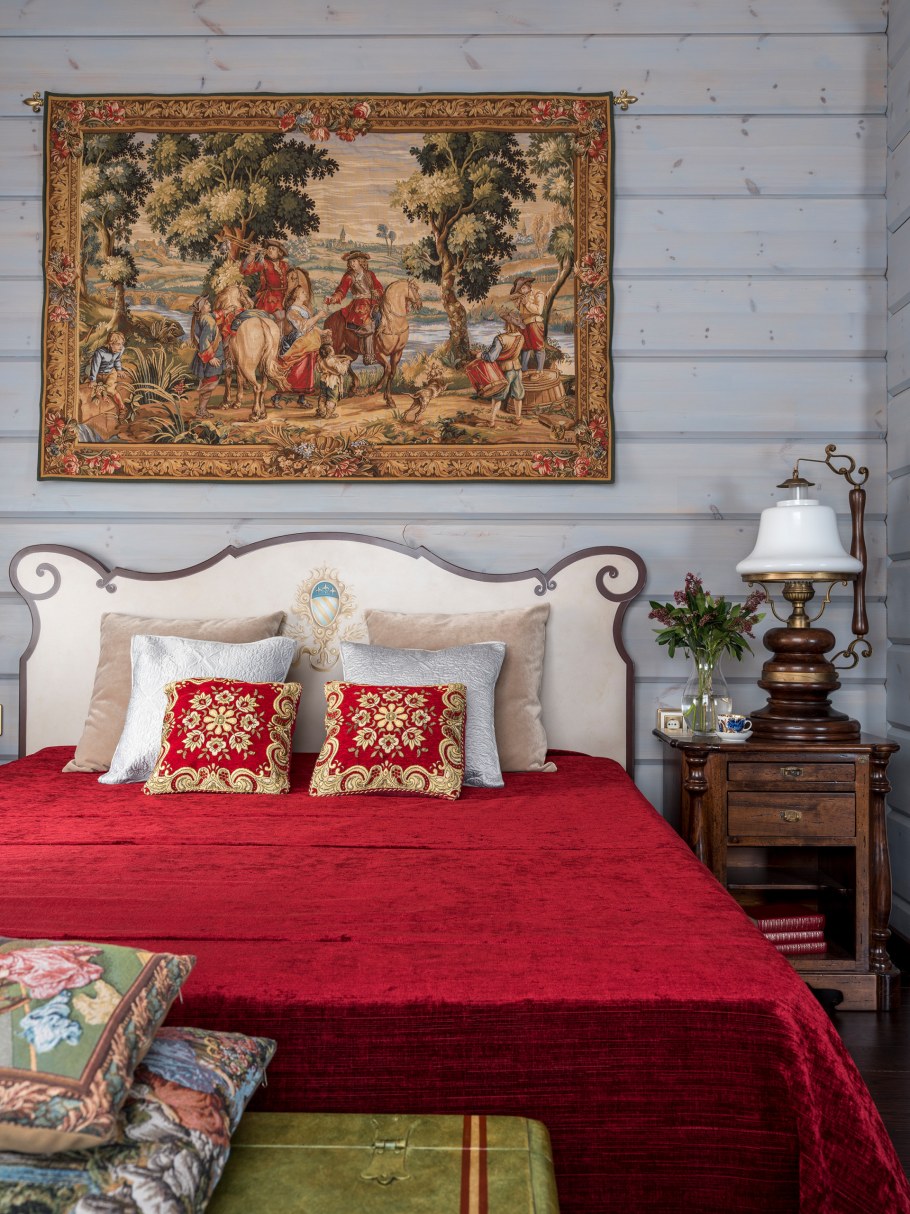 Гобелен в интерьере спальни