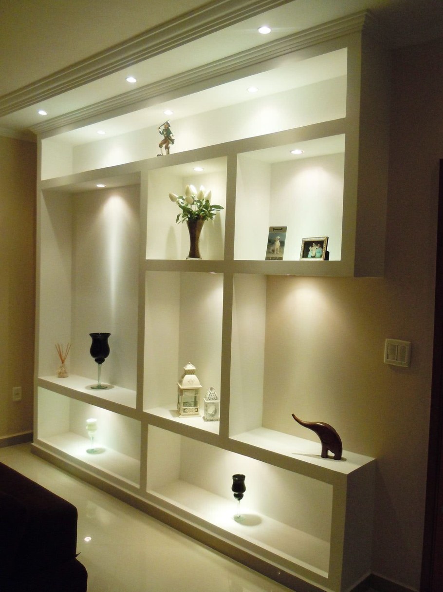 Украшение ниши в стене