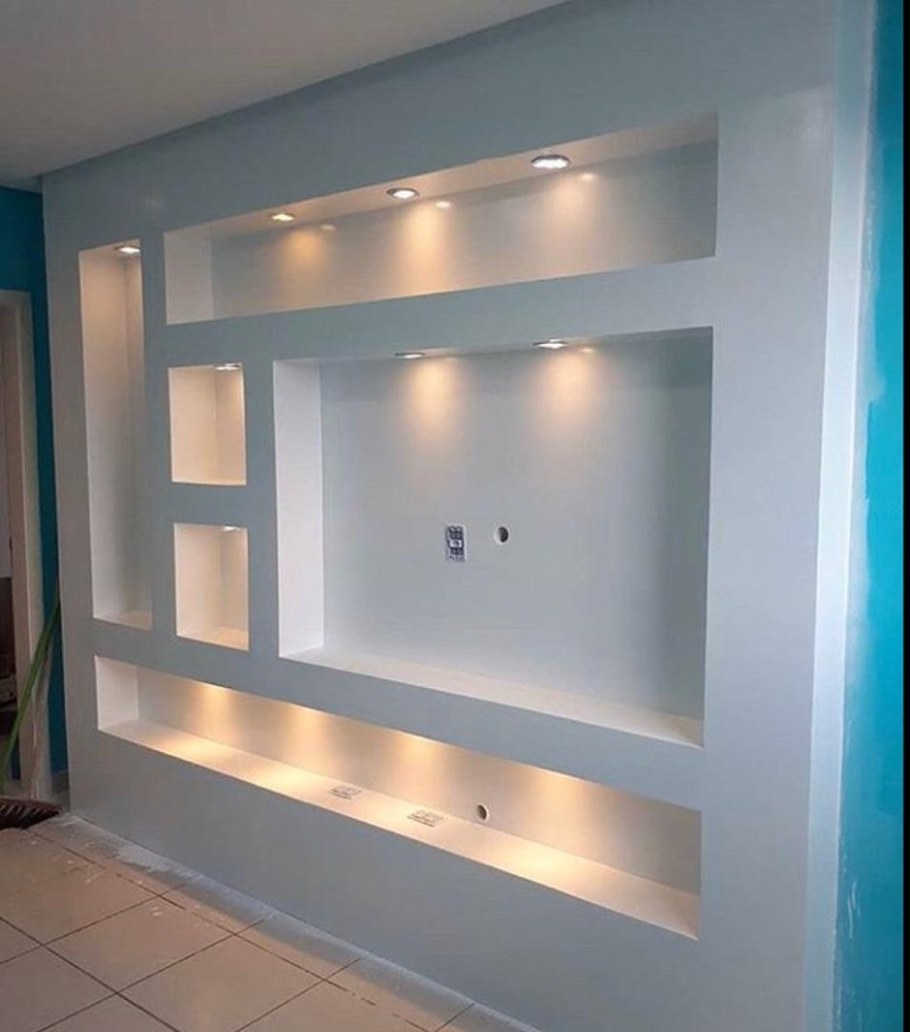 Украшение ниши в стене