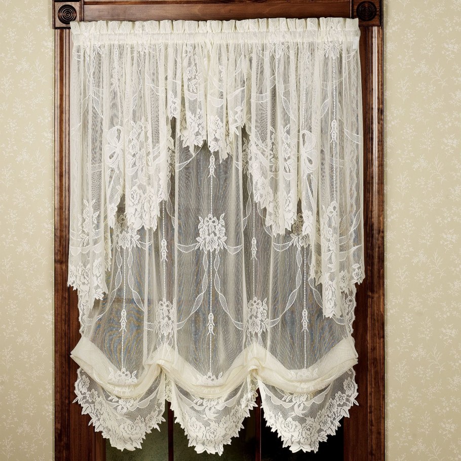 Старинные кружевные занавески
