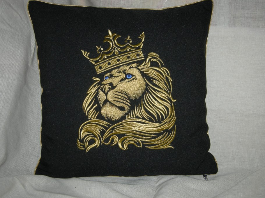 Подушка Лев