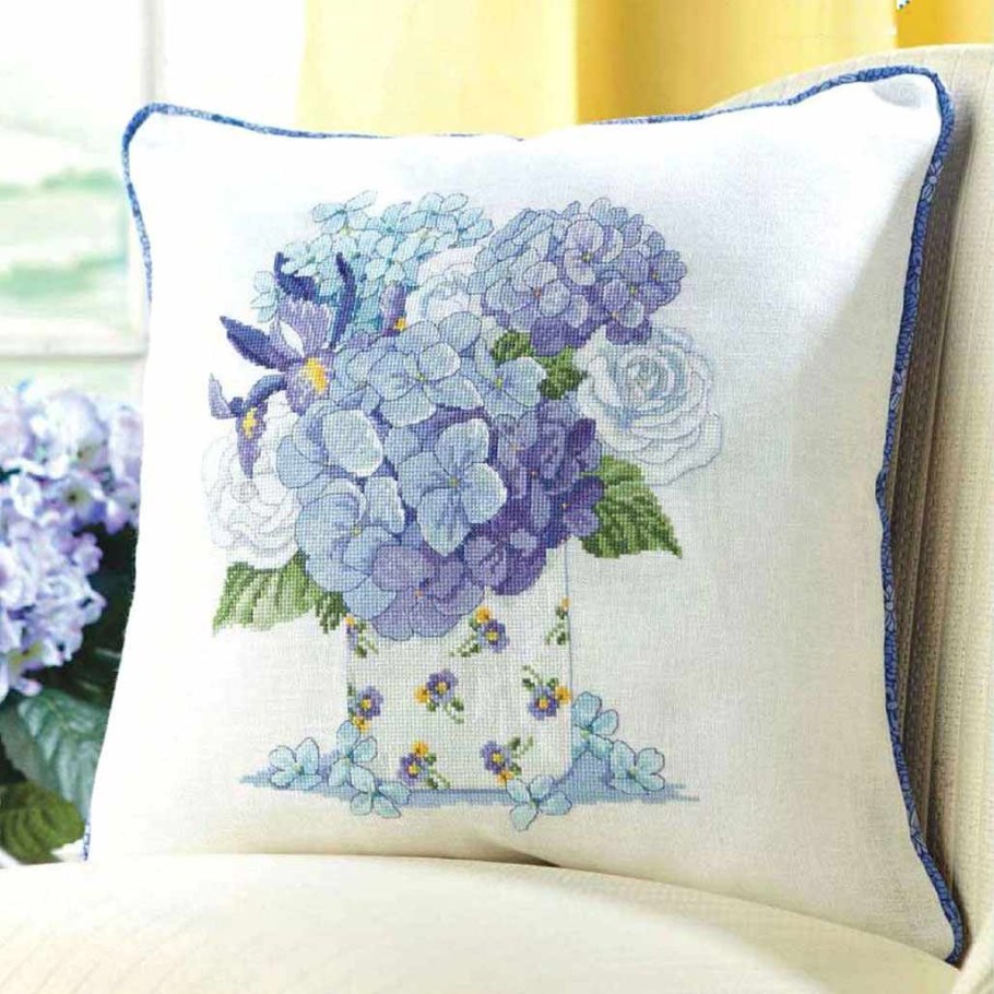 Вышивка крестиком подушки