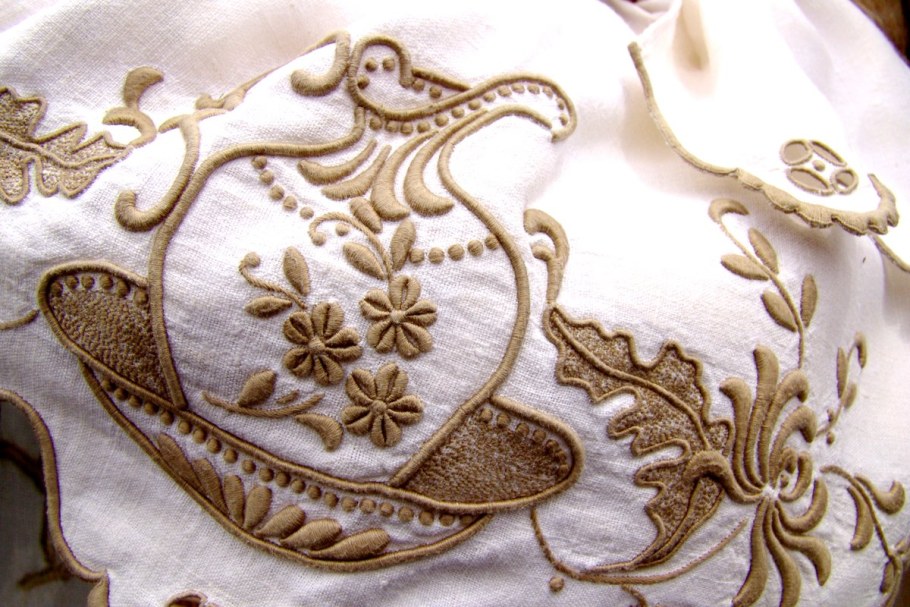 Португальская вышивка Мадейра