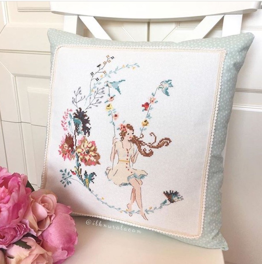 Вышивка крестиком подушки