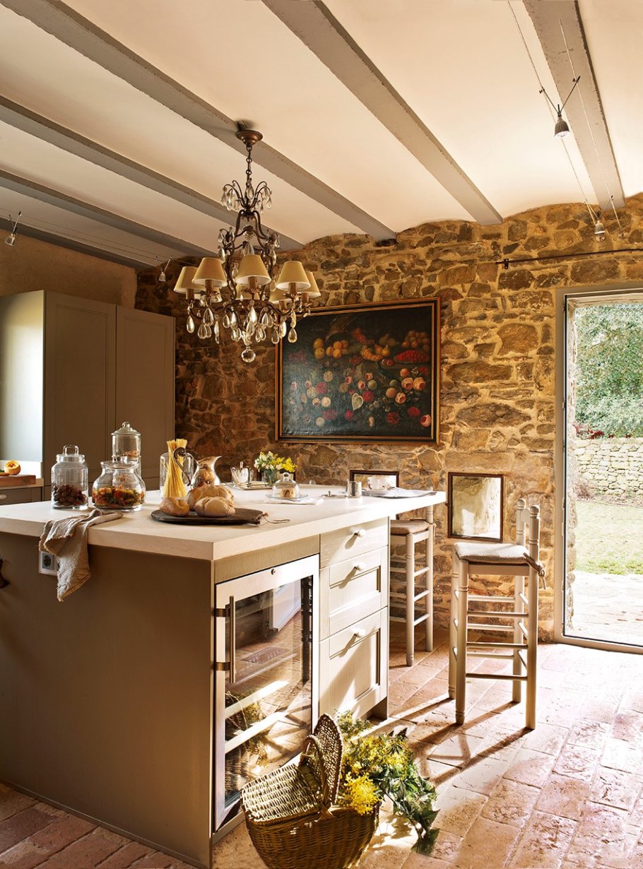 Отделка кухни в частном доме