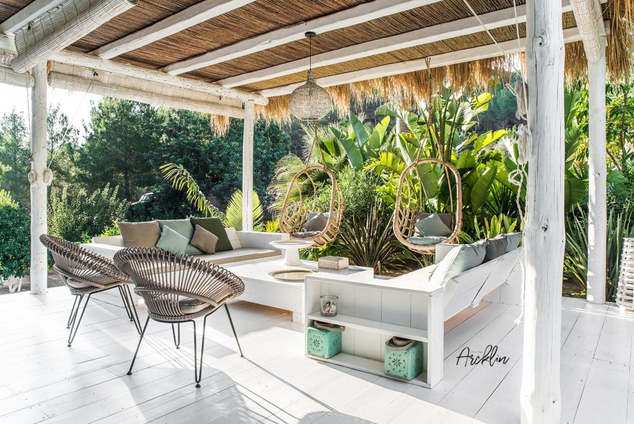 Балкон в тропическом стиле